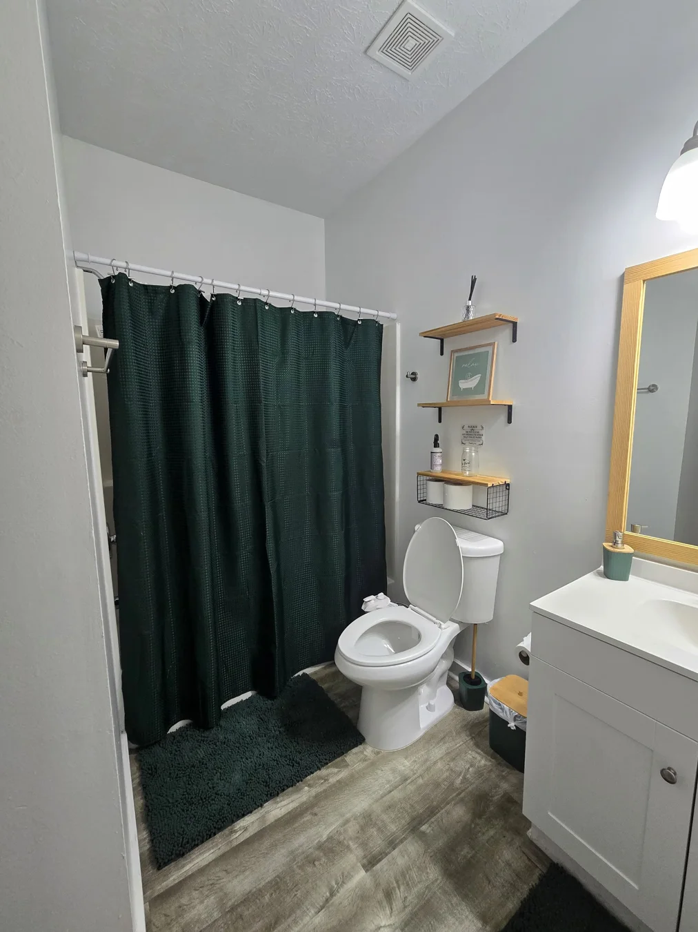 Bathrooms at 6319