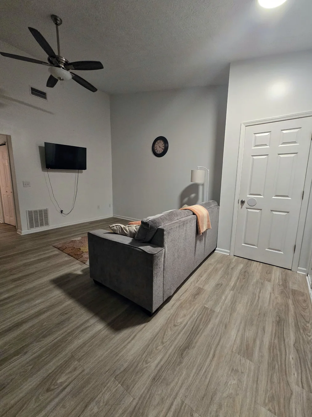 Living room at 6321