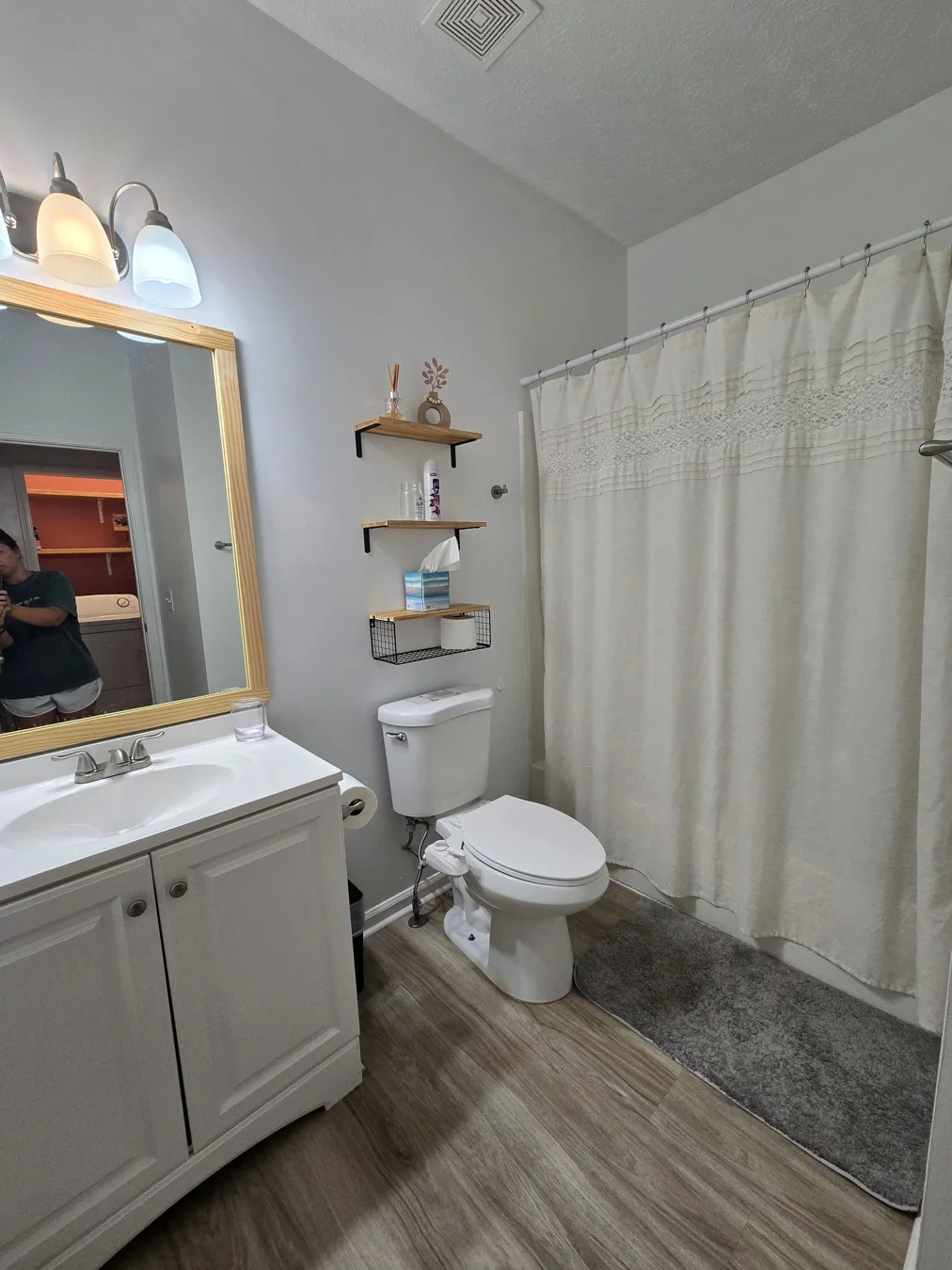 Bathrooms at 6321