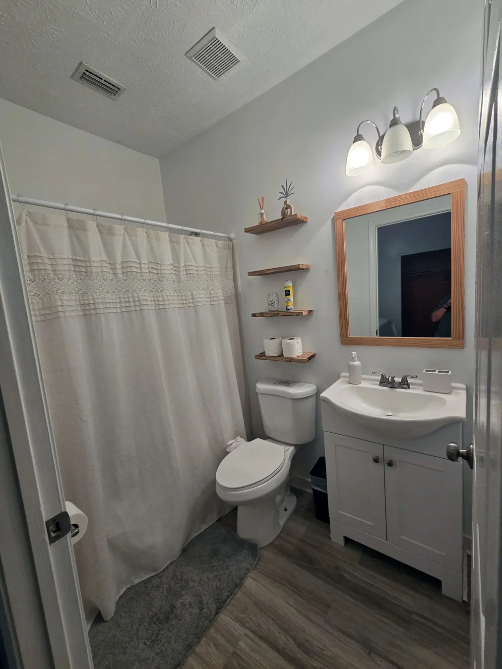 Bathrooms at 6321
